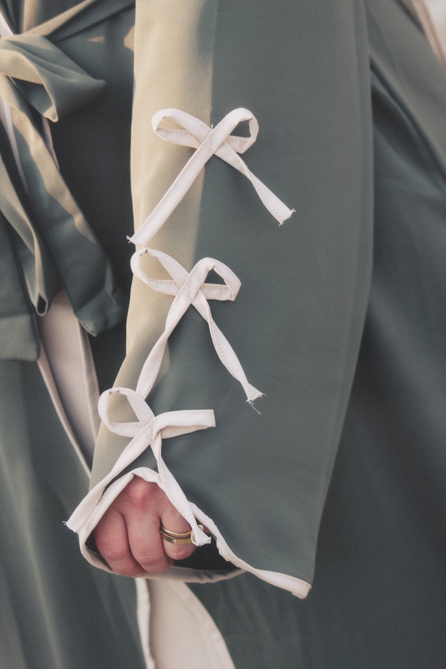 The Nourhan Bow Abaya Set (2-piece)